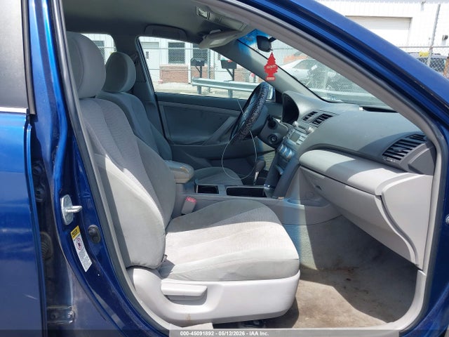 45091892 :رقم المزاد ، 4T1BF3EKXBU646057 vin ، 2011 Toyota Camry Le مزاد بيع