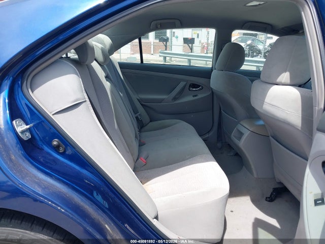 45091892 :رقم المزاد ، 4T1BF3EKXBU646057 vin ، 2011 Toyota Camry Le مزاد بيع