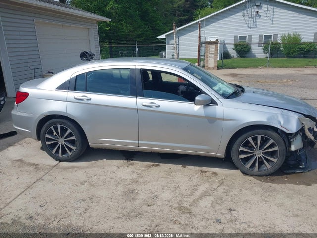 Продажа на аукционе авто 2012 Chrysler 200 Touring, vin: 1C3CCBBG4CN250282, номер лота: 45091963