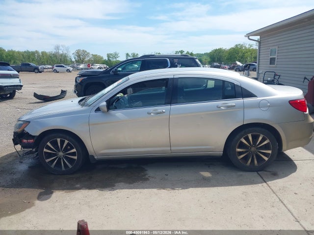 Продажа на аукционе авто 2012 Chrysler 200 Touring, vin: 1C3CCBBG4CN250282, номер лота: 45091963