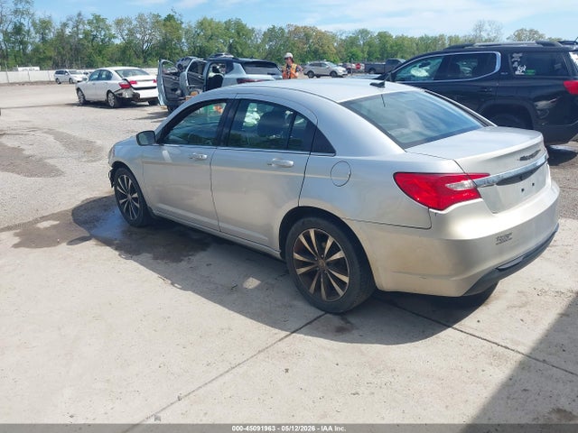 Продажа на аукционе авто 2012 Chrysler 200 Touring, vin: 1C3CCBBG4CN250282, номер лота: 45091963