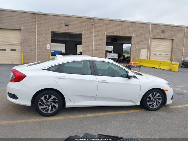 Honda CIVIC EX 2018 2HGFC2F84JH517715 Image 13
