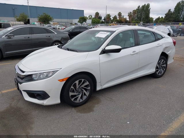 Honda CIVIC EX 2018 2HGFC2F84JH517715 Image 2