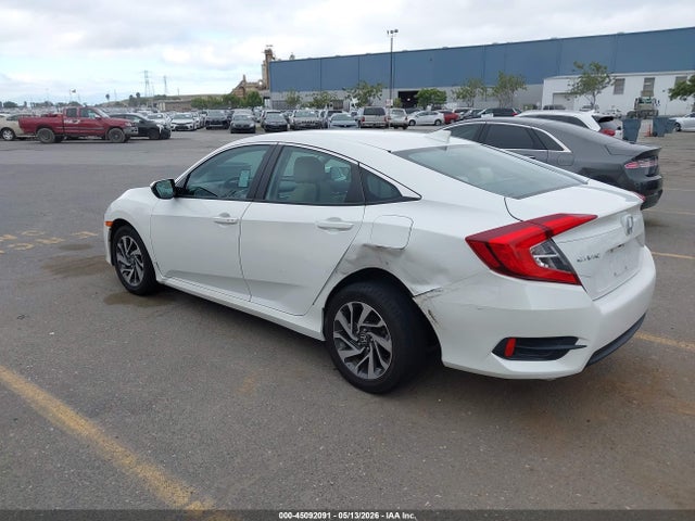 Honda CIVIC EX 2018 2HGFC2F84JH517715 Image 3