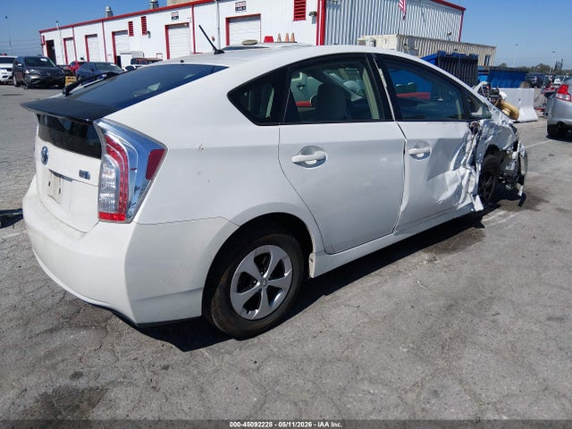 JTDKN3DU2E0361844 Toyota Prius Two