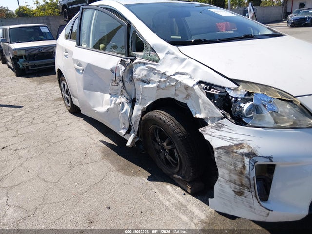 JTDKN3DU2E0361844 Toyota Prius Two