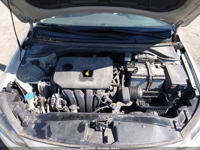 5NPD84LF5HH014055 Hyundai ELANTRA SE