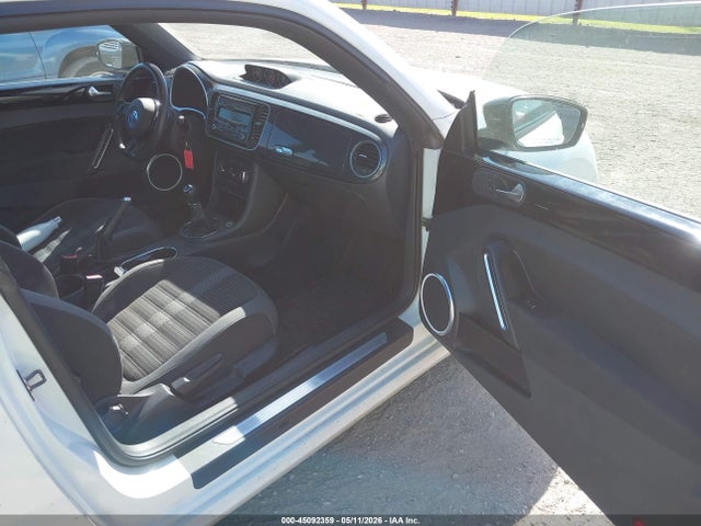 2012 Volkswagen Beetle 2.0t მანქანა იყიდება აუქციონზე, vin: 3VW4A7AT6CM644584, აუქციონის ნომერი: 45092359