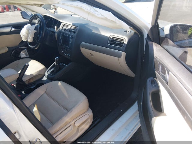 45092361 :رقم المزاد ، 3VWDB7AJ7JM252917 vin ، 2018 Volkswagen Jetta 1.4t Se/1.4t Wolfsburg Edition مزاد بيع