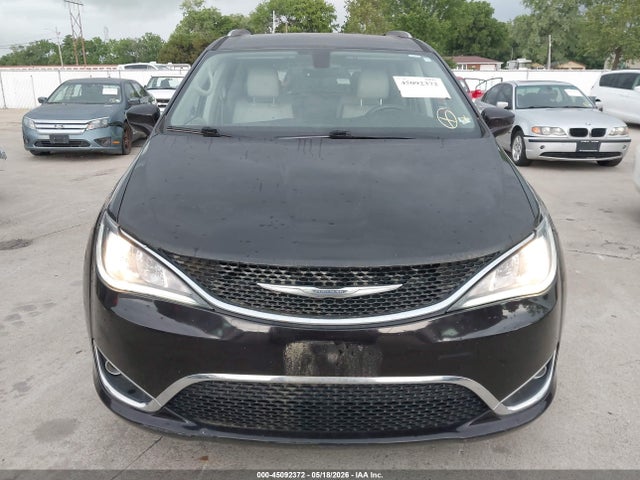 Продажа на аукционе авто 2017 Chrysler Pacifica Touring-l Plus, vin: 2C4RC1EG7HR611624, номер лота: 45092372