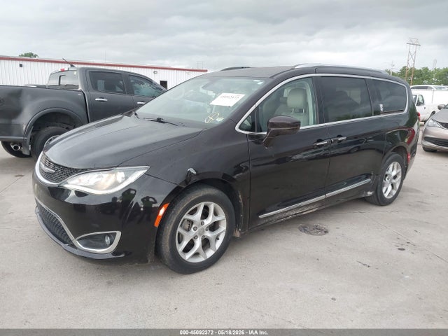 Продажа на аукционе авто 2017 Chrysler Pacifica Touring-l Plus, vin: 2C4RC1EG7HR611624, номер лота: 45092372