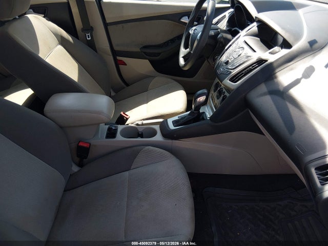45092379 :رقم المزاد ، 1FADP3K26EL127702 vin ، 2014 Ford Focus Se مزاد بيع