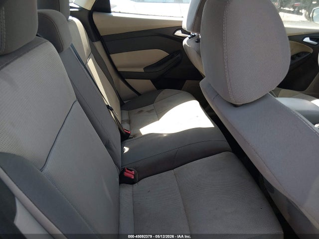 45092379 :رقم المزاد ، 1FADP3K26EL127702 vin ، 2014 Ford Focus Se مزاد بيع