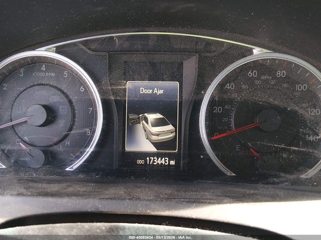 4T1BF1FK9FU886371 Toyota CAMRY SE