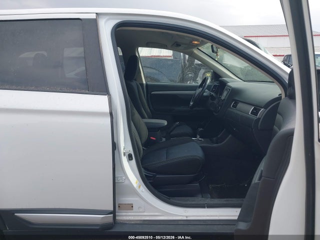 Продаж на аукціоні авто 2016 Mitsubishi Outlander Se, vin: JA4AZ3A33GZ015595, номер лоту: 45092510