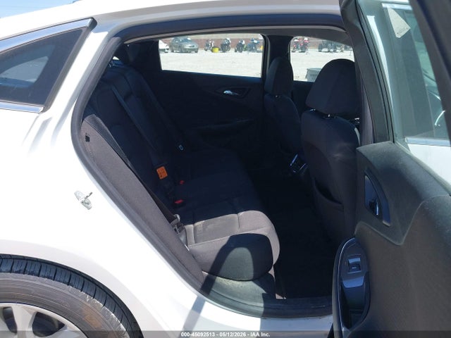 1G1ZE5ST4HF206842 Chevrolet MALIBU 1LT