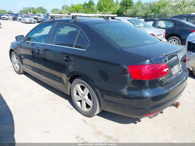 45092535 :رقم المزاد ، 3VWLL7AJ0DM207833 vin ، 2013 Volkswagen Jetta 2.0l Tdi مزاد بيع