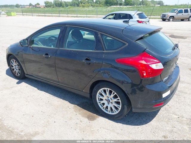 45092575 :رقم المزاد ، 1FAHP3K22CL368123 vin ، 2012 Ford Focus Se مزاد بيع