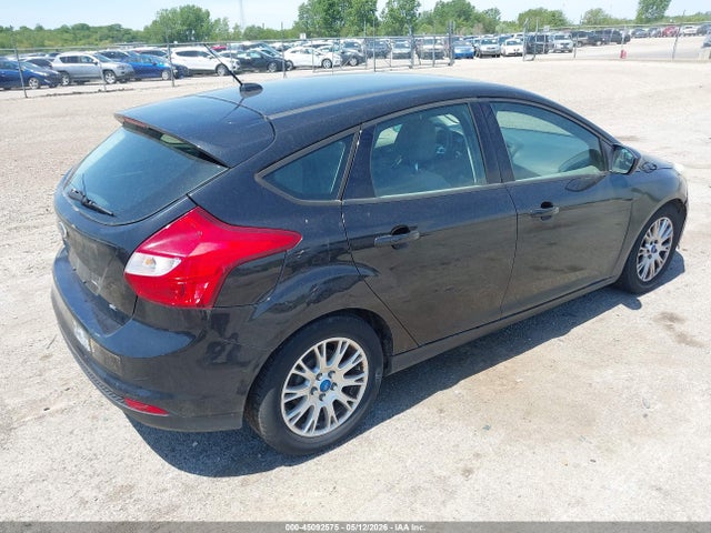 45092575 :رقم المزاد ، 1FAHP3K22CL368123 vin ، 2012 Ford Focus Se مزاد بيع