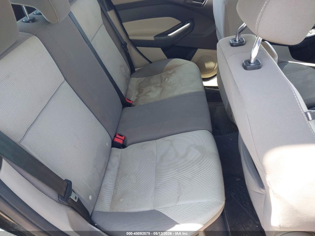 45092575 :رقم المزاد ، 1FAHP3K22CL368123 vin ، 2012 Ford Focus Se مزاد بيع
