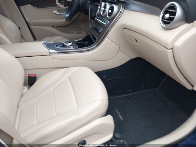 45092587 :رقم المزاد ، WDC0G4KB3JV099333 vin ، 2018 Mercedes-benz Glc 300 4matic مزاد بيع