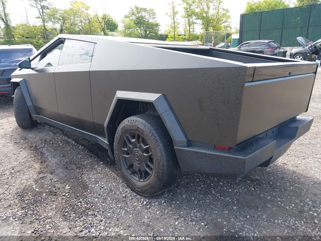 45092611 :رقم المزاد ، 7G2CEHED6RA003471 vin ، 2024 Tesla Cybertruck All-wheel Drive مزاد بيع