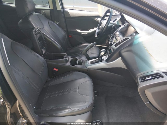 45092620 :رقم المزاد ، 1FADP3K23EL109285 vin ، 2014 Ford Focus Se مزاد بيع