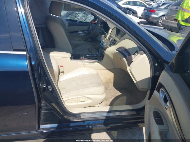 45092626 :رقم المزاد ، JN1BY1AP4JM180163 vin ، 2018 Infiniti Q70 3.7 Luxe مزاد بيع