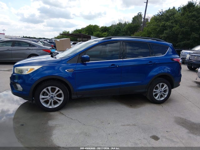 45092650 :رقم المزاد ، 1FMCU0GDXJUB11669 vin ، 2018 Ford Escape Se مزاد بيع