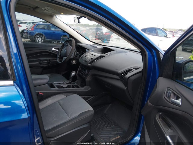 45092650 :رقم المزاد ، 1FMCU0GDXJUB11669 vin ، 2018 Ford Escape Se مزاد بيع
