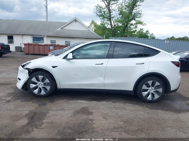 2024 Tesla Model Y Long Range Dual Motor All-wheel Drive მანქანა იყიდება აუქციონზე, vin: 7SAYGDEE1RF036887, აუქციონის ნომერი: 45092758