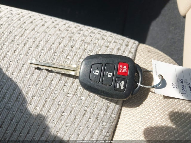 45092980 :رقم المزاد ، 4T1BF1FK4CU569593 vin ، 2012 Toyota Camry Le مزاد بيع