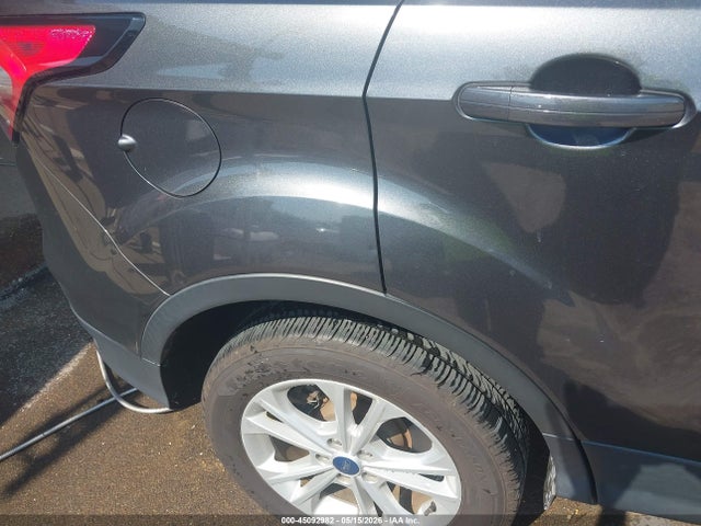 1FMCU9GD5JUD31094 Ford ESCAPE SE