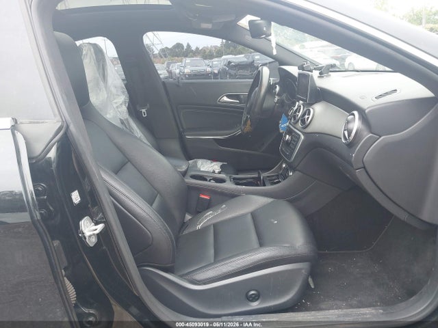 2014 Mercedes-benz Cla 250 4matic მანქანა იყიდება აუქციონზე, vin: WDDSJ4GB2EN128597, აუქციონის ნომერი: 45093019