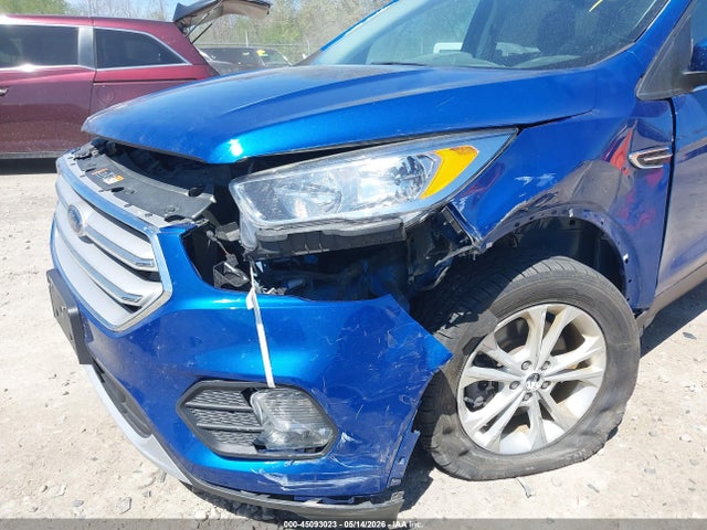 Продаж на аукціоні авто 2018 Ford Escape Se, vin: 1FMCU9GD1JUB75975, номер лоту: 45093023
