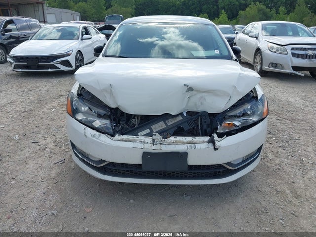 2015 Volkswagen Passat 1.8t Sport მანქანა იყიდება აუქციონზე, vin: 1VWBT7A38FC035343, აუქციონის ნომერი: 45093077