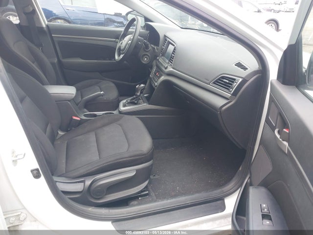 Продажа на аукционе авто 2018 Hyundai Elantra Sel, vin: 5NPD84LF3JH251651, номер лота: 45093103