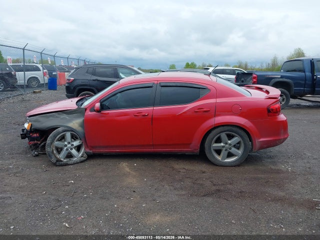 45093113 :رقم المزاد ، 1B3BD2FG2BN554094 vin ، 2011 Dodge Avenger Lux مزاد بيع