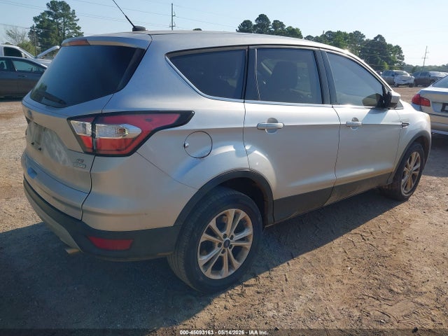 45093163 :رقم المزاد ، 1FMCU0GD3HUD85905 vin ، 2017 Ford Escape Se مزاد بيع