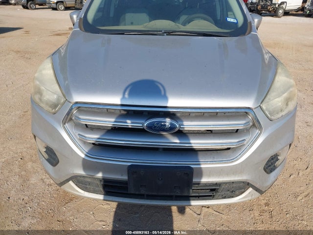 45093163 :رقم المزاد ، 1FMCU0GD3HUD85905 vin ، 2017 Ford Escape Se مزاد بيع