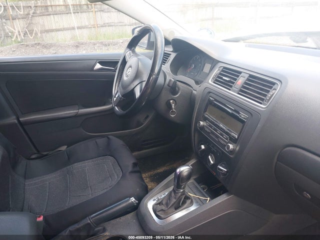 45093209 :رقم المزاد ، 3VWDX7AJXBM112962 vin ، 2011 Volkswagen Jetta 2.5l Se مزاد بيع