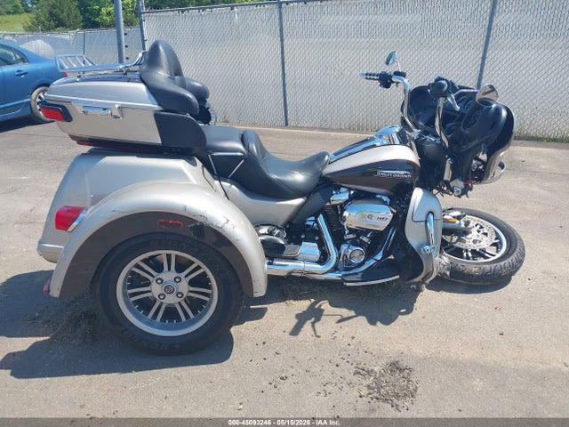 45093246 :رقم المزاد ، 1HD1MAD10JB858896 vin ، 2018 Harley-davidson Flhtcutg Tri Glide Ultra مزاد بيع