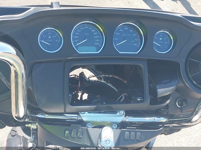 45093246 :رقم المزاد ، 1HD1MAD10JB858896 vin ، 2018 Harley-davidson Flhtcutg Tri Glide Ultra مزاد بيع