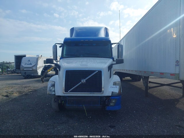 2008 Volvo Vn Vnl მანქანა იყიდება აუქციონზე, vin: 4V4NC9EH98N264210, აუქციონის ნომერი: 45093256