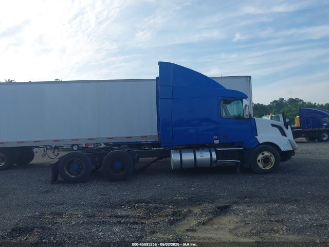 2008 Volvo Vn Vnl მანქანა იყიდება აუქციონზე, vin: 4V4NC9EH98N264210, აუქციონის ნომერი: 45093256