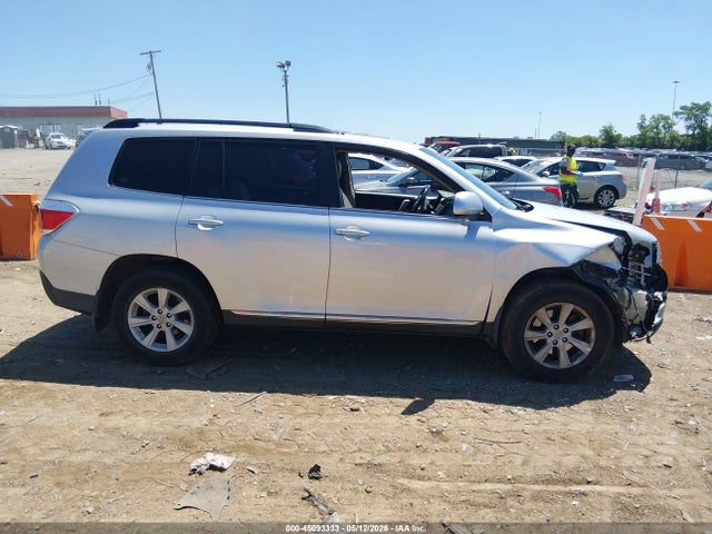 Продаж на аукціоні авто 2012 Toyota Highlander Se V6, vin: 5TDBK3EH9CS104734, номер лоту: 45093333