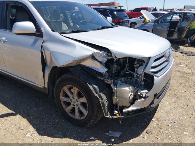 Продаж на аукціоні авто 2012 Toyota Highlander Se V6, vin: 5TDBK3EH9CS104734, номер лоту: 45093333
