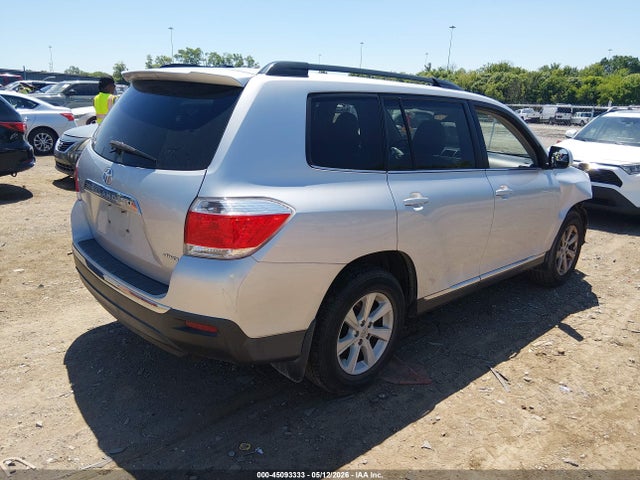 Продаж на аукціоні авто 2012 Toyota Highlander Se V6, vin: 5TDBK3EH9CS104734, номер лоту: 45093333