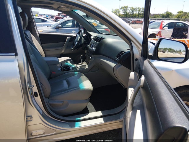 Продаж на аукціоні авто 2012 Toyota Highlander Se V6, vin: 5TDBK3EH9CS104734, номер лоту: 45093333