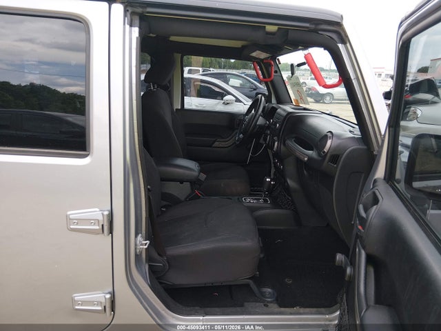 45093411 :رقم المزاد ، 1C4BJWDG2HL598618 vin ، 2017 Jeep Wrangler Unlimited Sport 4x4 مزاد بيع